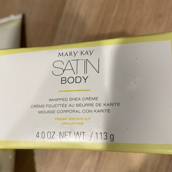 Mary Kay Satin Body Shea SET in Fresh Waterlily - Picture 2 of 5